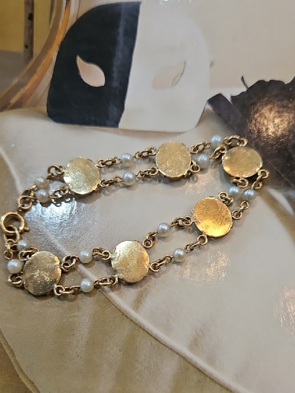 Classic Cameo and Pearl Bracelet - Gold Tone, Cream Cameos ‎ Double Row Pattern - Picture 4 of 5